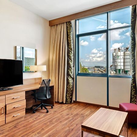 Hilton Garden Inn Sevilla Exterior photo