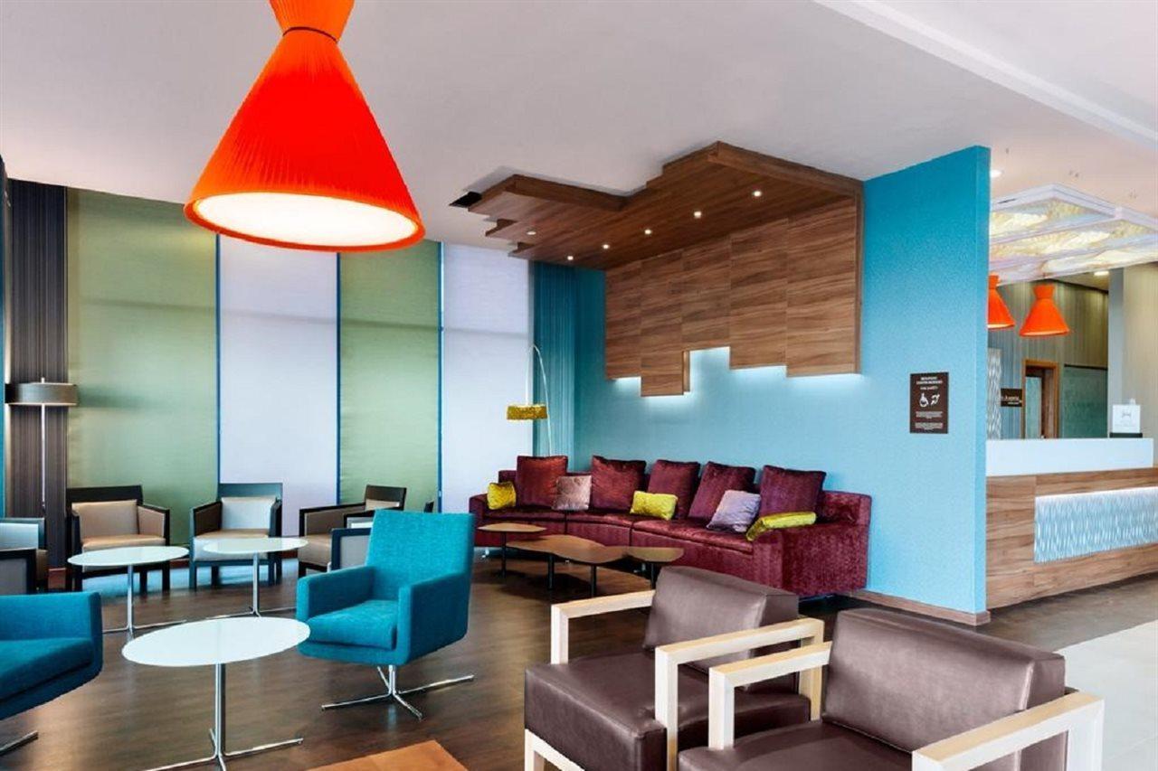 Hilton Garden Inn Sevilla Exterior photo