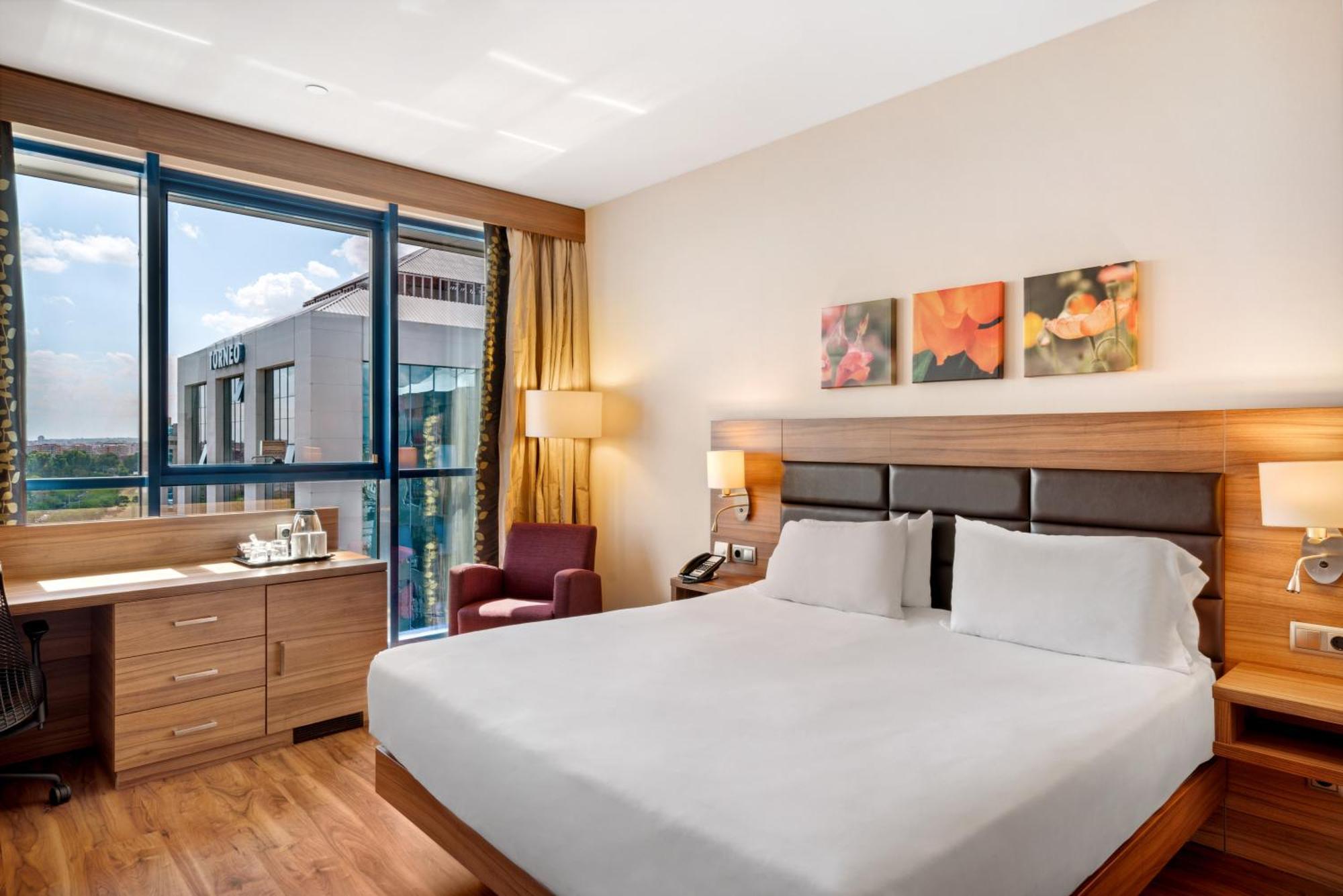 Hilton Garden Inn Sevilla Exterior photo
