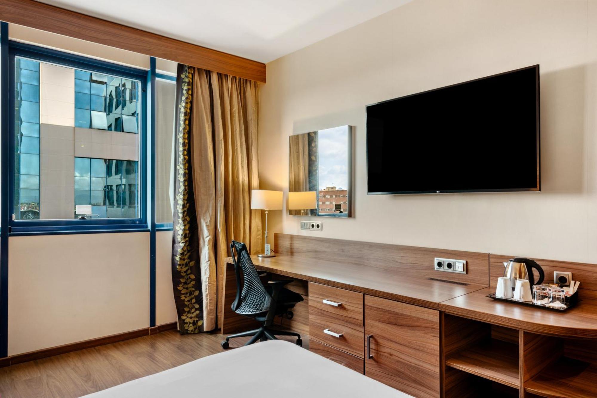 Hilton Garden Inn Sevilla Exterior photo