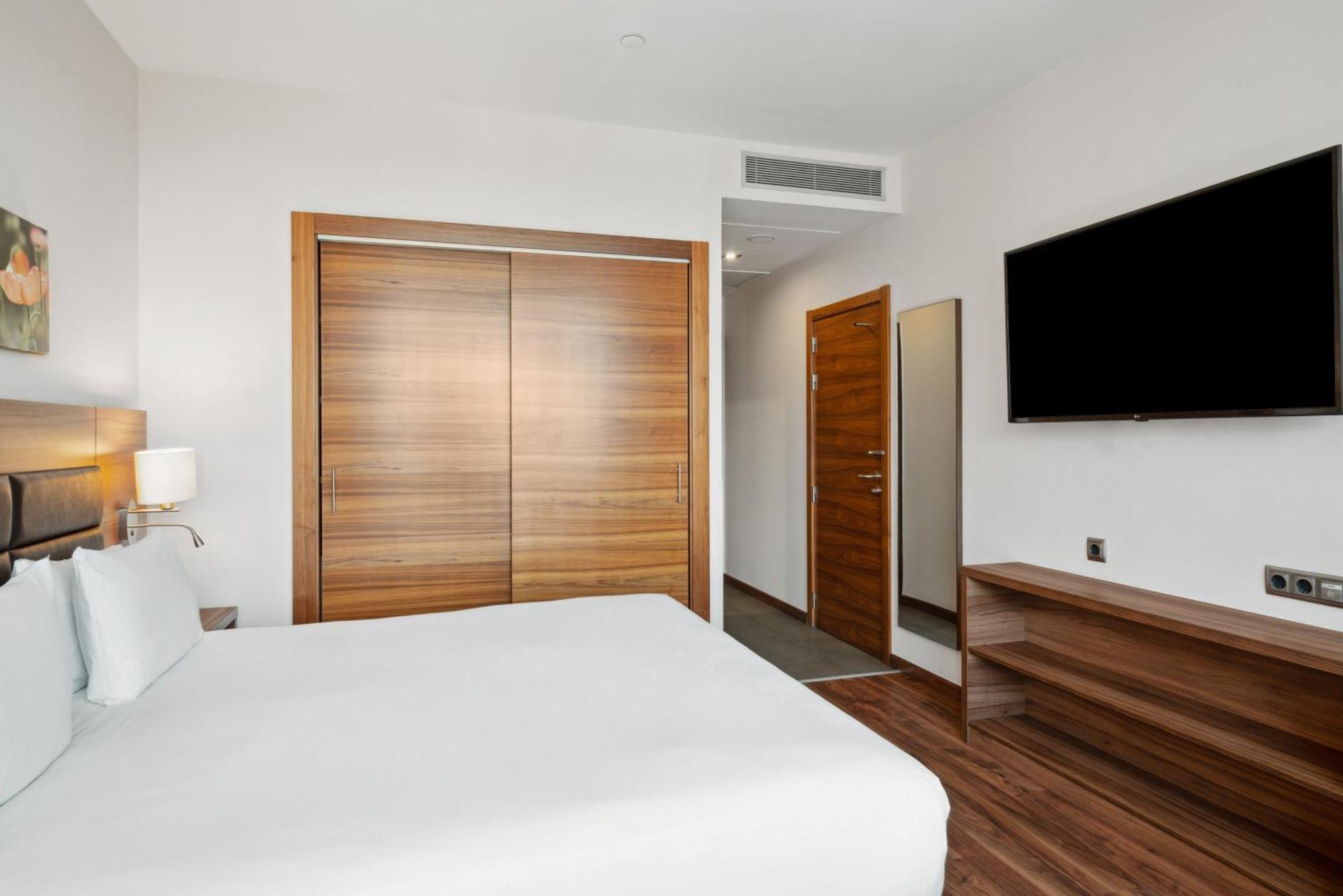 Hilton Garden Inn Sevilla Exterior photo
