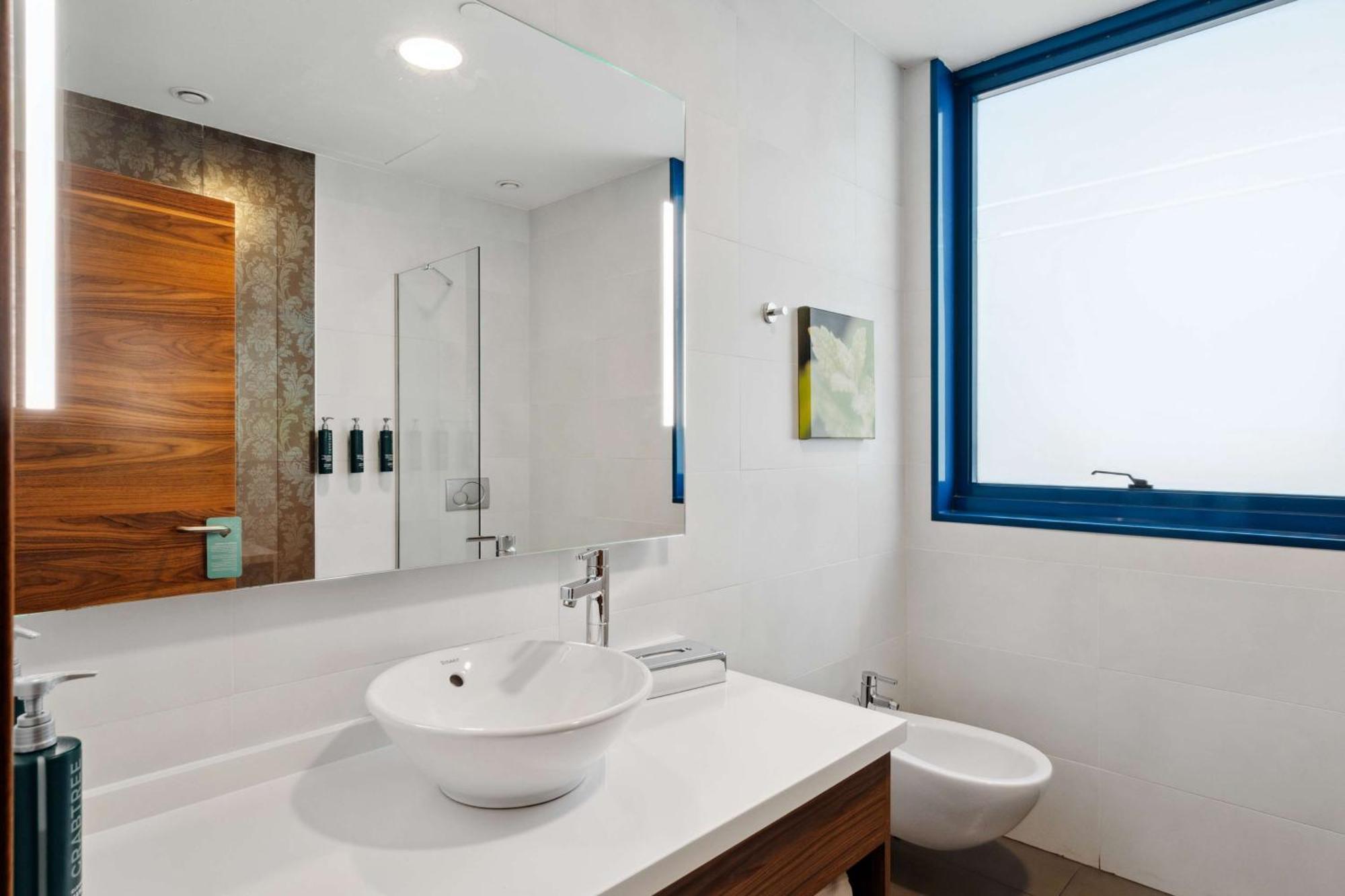 Hilton Garden Inn Sevilla Exterior photo