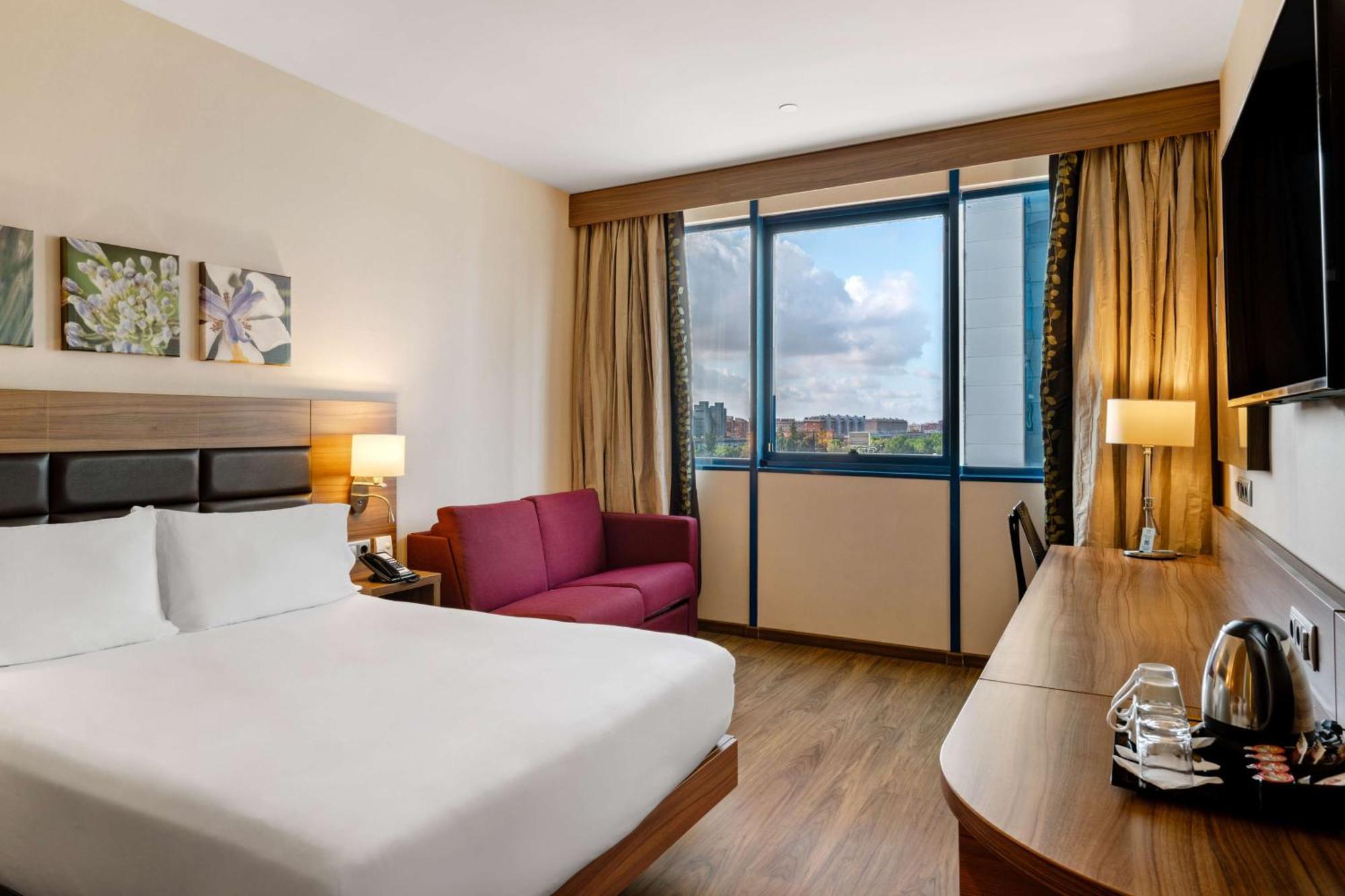 Hilton Garden Inn Sevilla Exterior photo