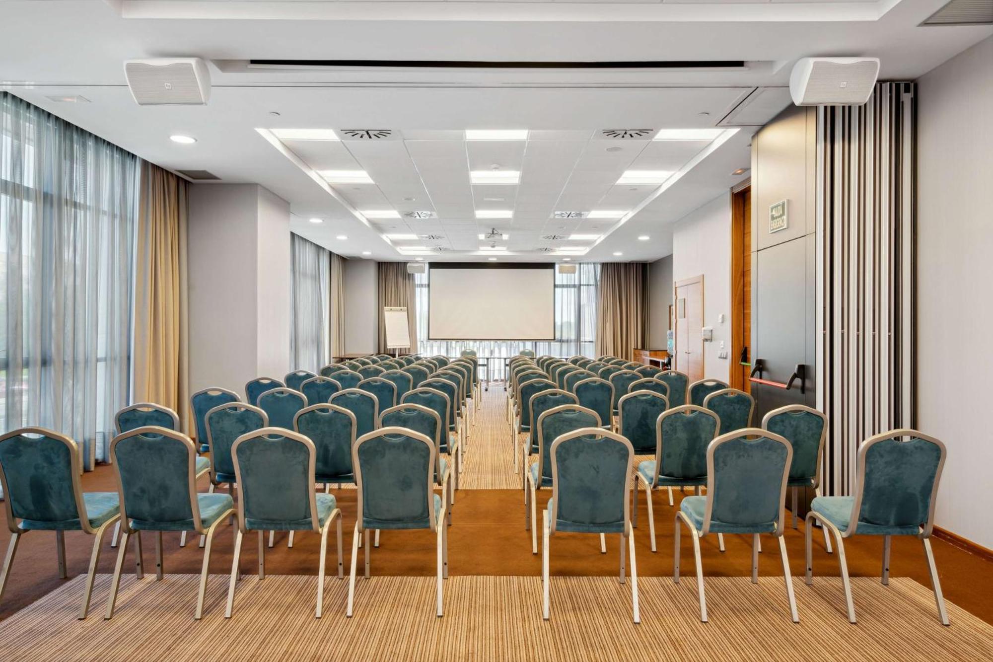 Hilton Garden Inn Sevilla Exterior photo