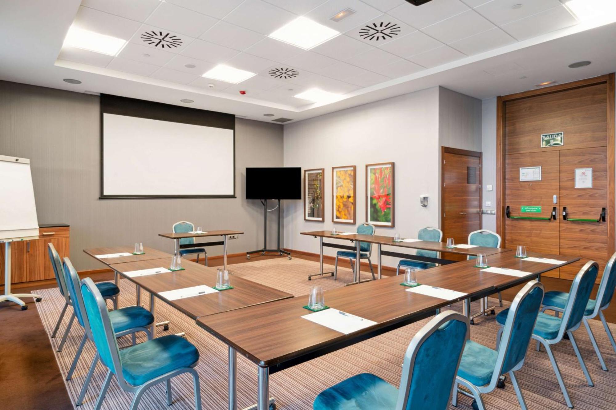 Hilton Garden Inn Sevilla Exterior photo