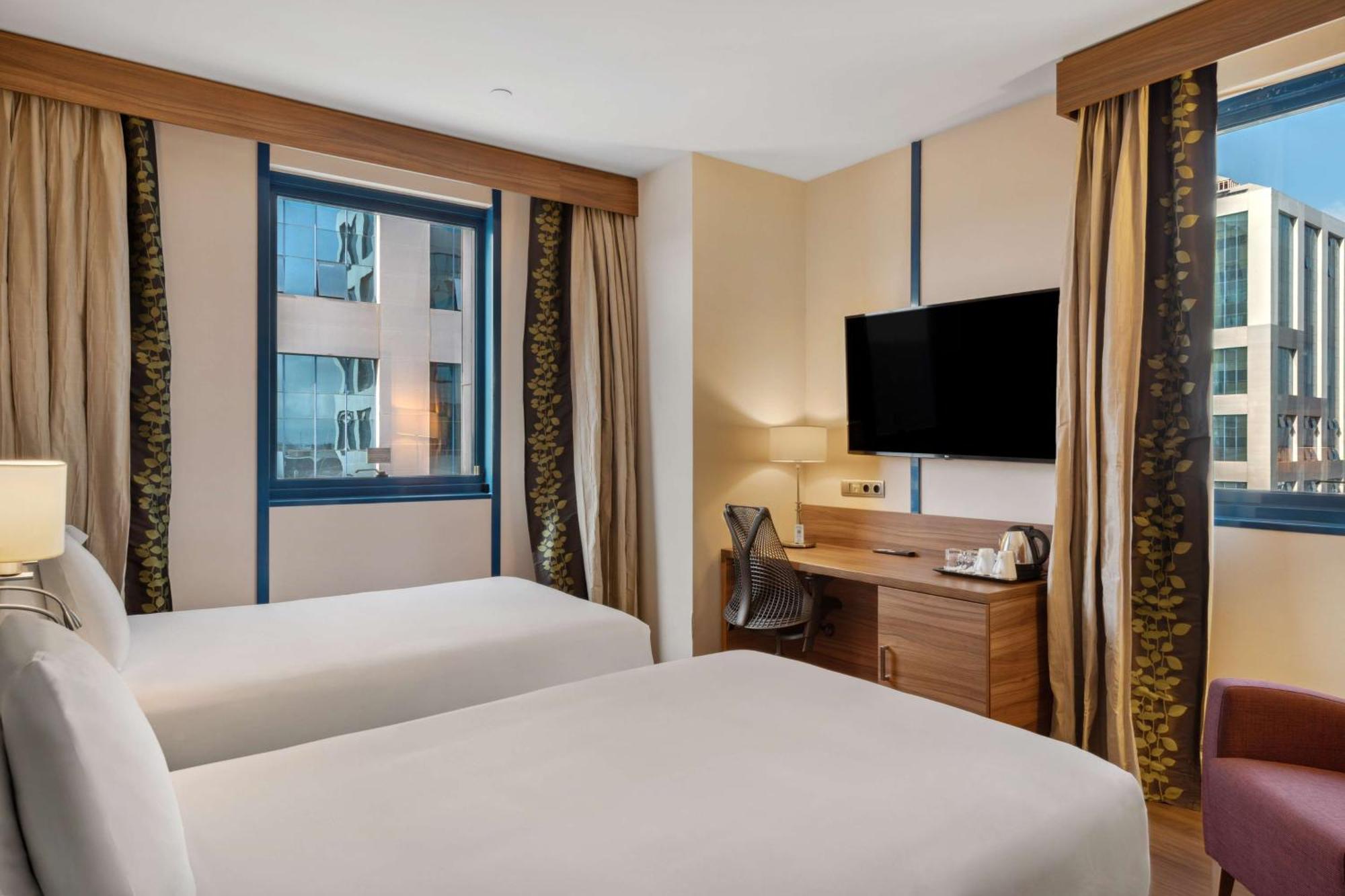 Hilton Garden Inn Sevilla Exterior photo