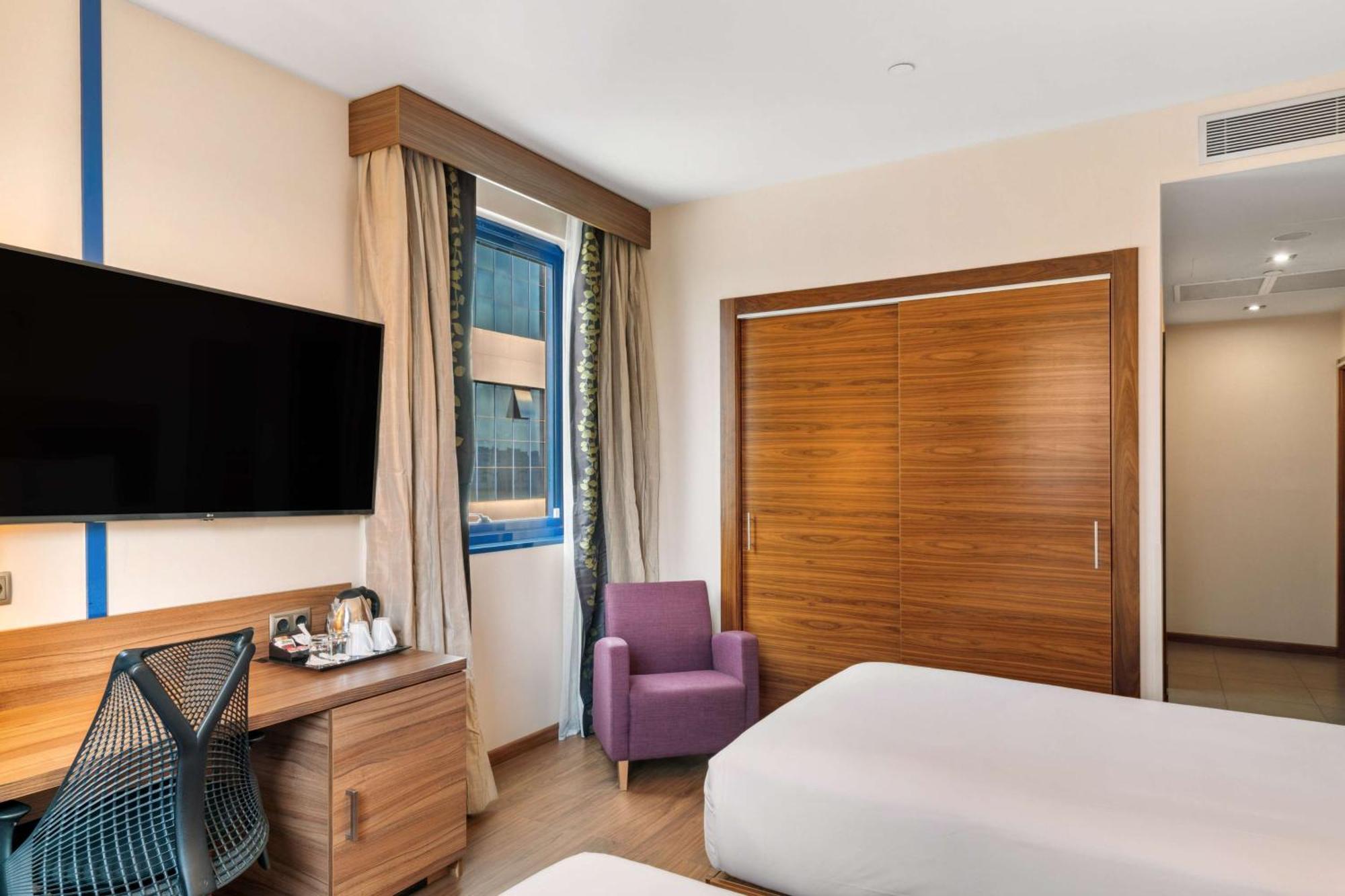 Hilton Garden Inn Sevilla Exterior photo
