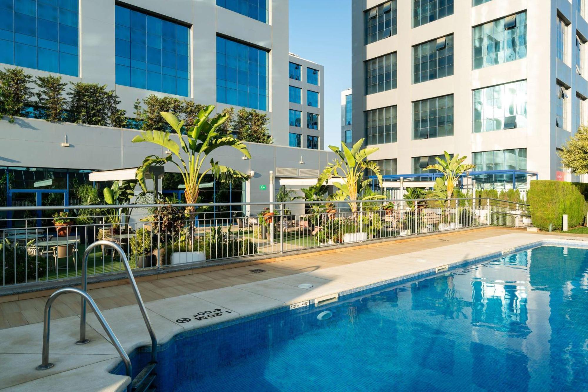 Hilton Garden Inn Sevilla Exterior photo