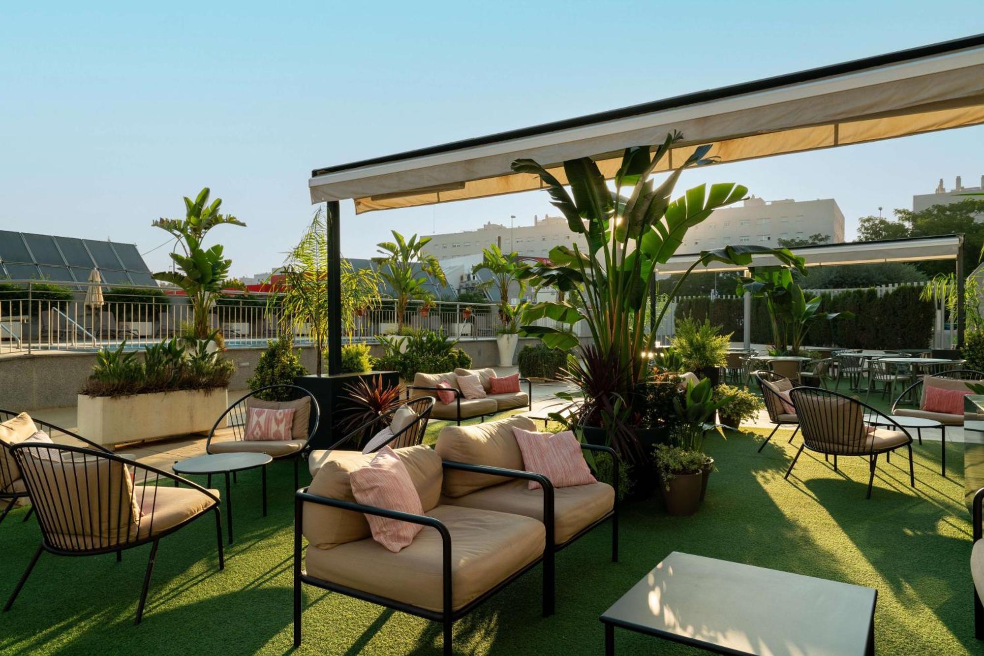 Hilton Garden Inn Sevilla Exterior photo