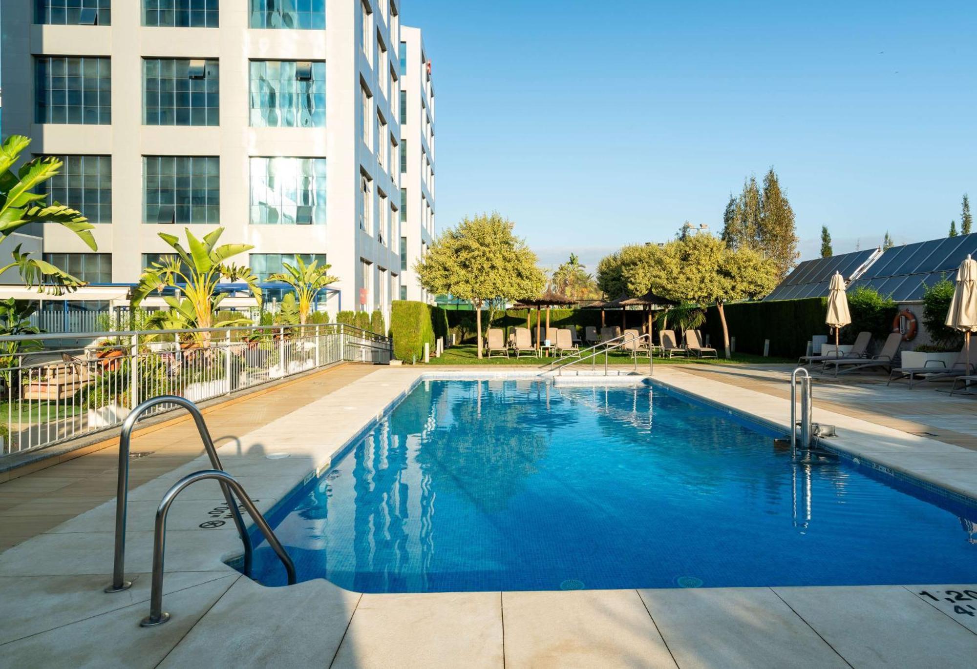 Hilton Garden Inn Sevilla Exterior photo
