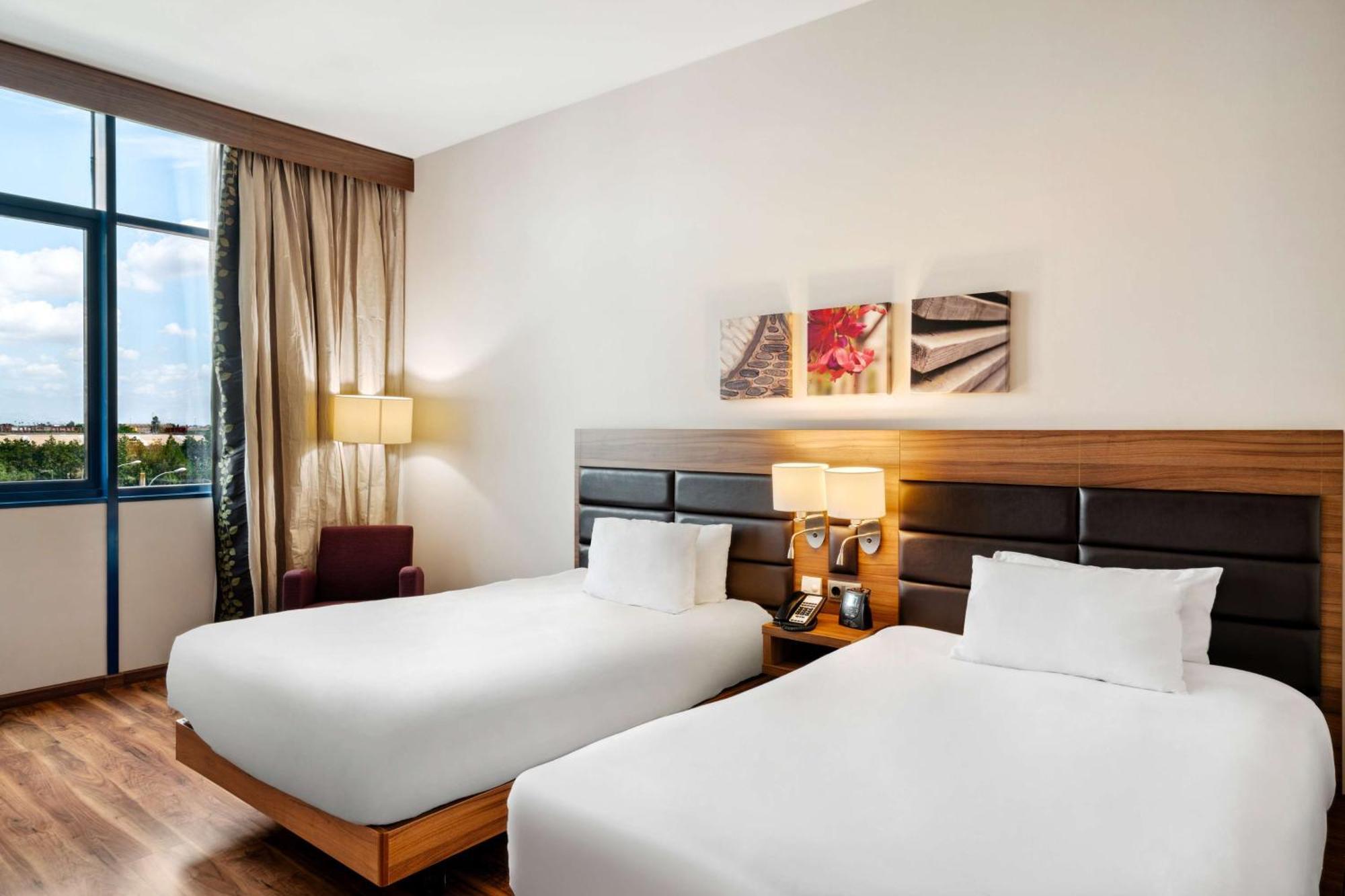 Hilton Garden Inn Sevilla Exterior photo